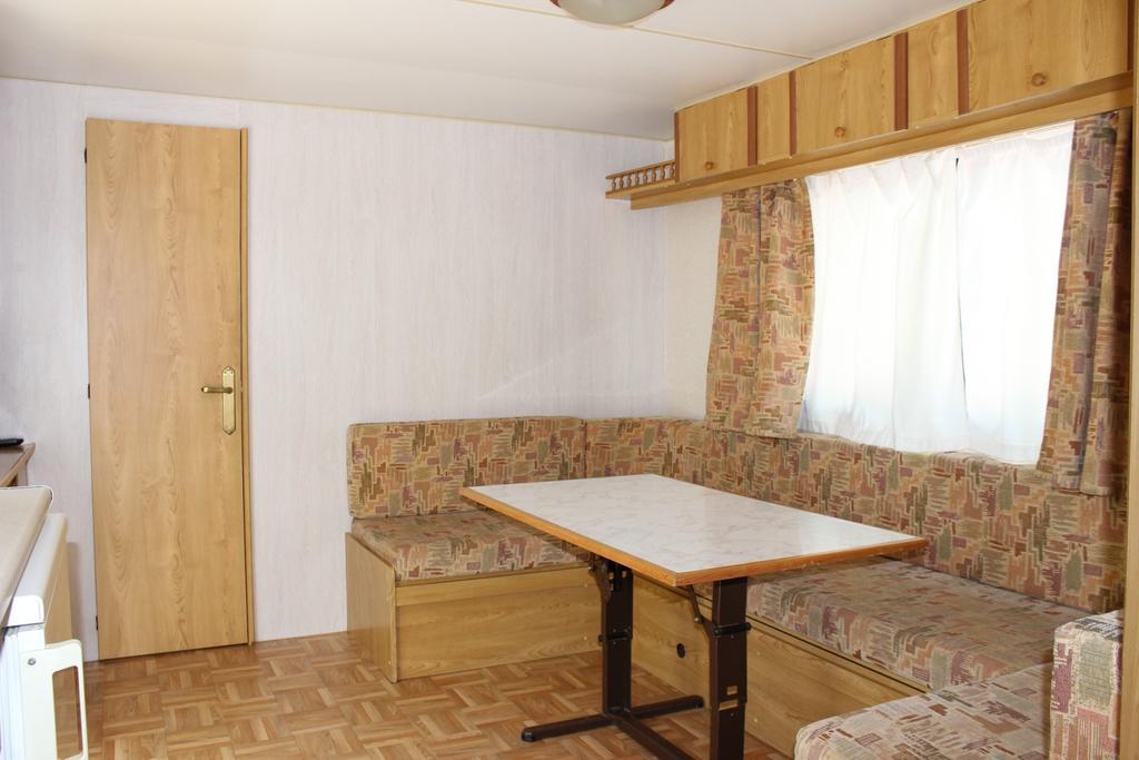 Bungalows Pena Montanesa Ainsa Phòng bức ảnh